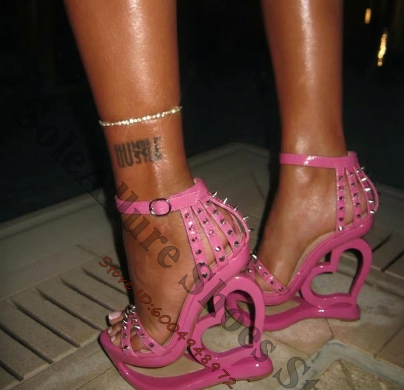 Metallic Heel Sandal - Sandal Wedge Berhias Paku Pink Terang