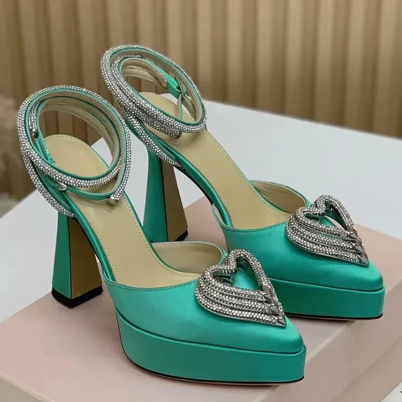 Sandal Dekorasi Cinta Kristal  - Metallic Heel Sandal ulasan dan harga